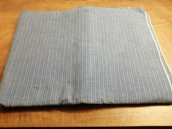 tissu bleu fines rayures 476 x 76 cm