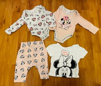Lot 2 bodies et 1 tenue baby Disney 1 mois