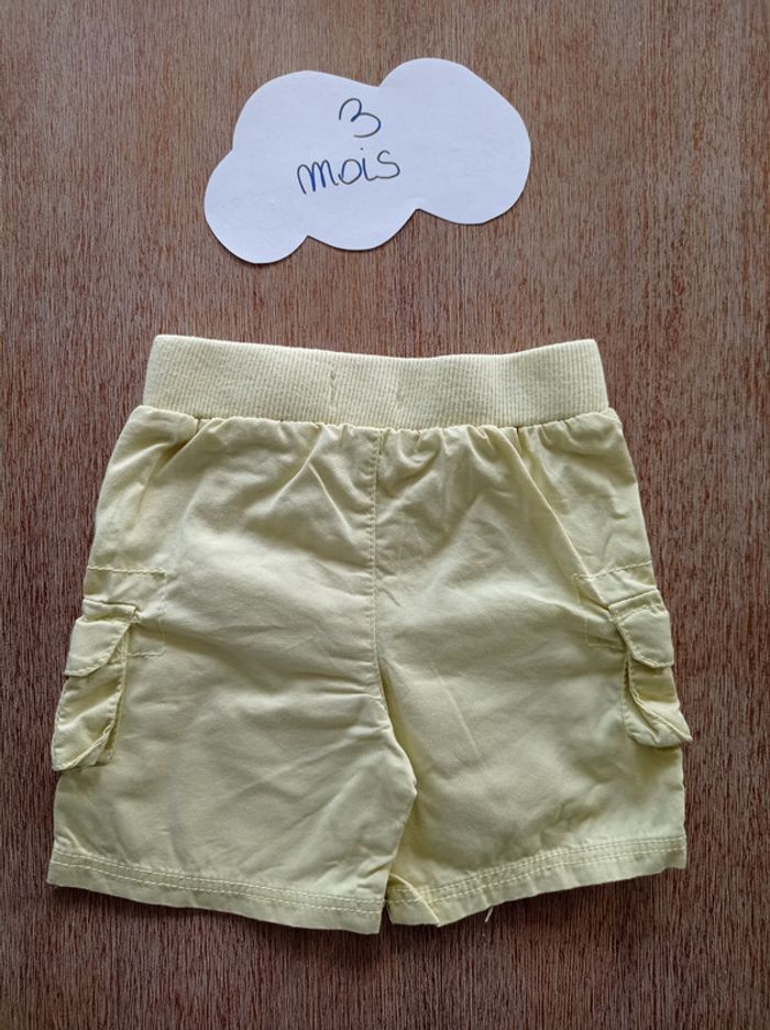 Short jaune 3 mois - photo numéro 3