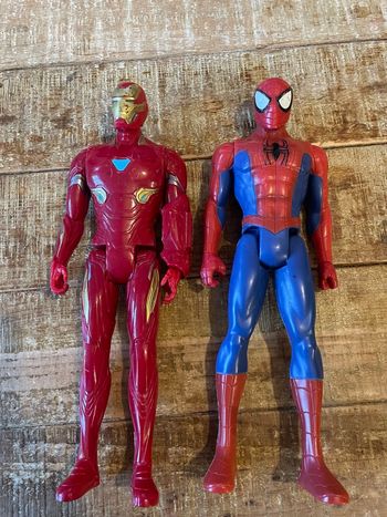 Lot deux figurines Marvel