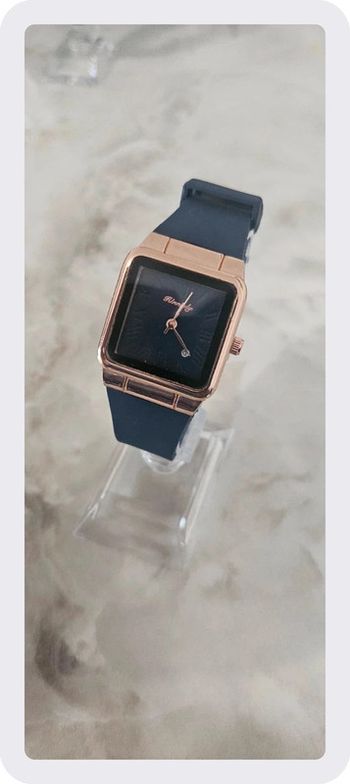 Montre neuve pour femme