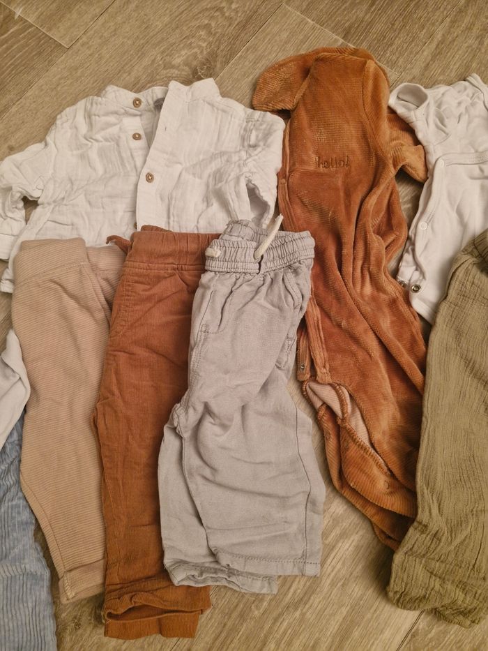 Lot vêtements 6 mois - photo numéro 3