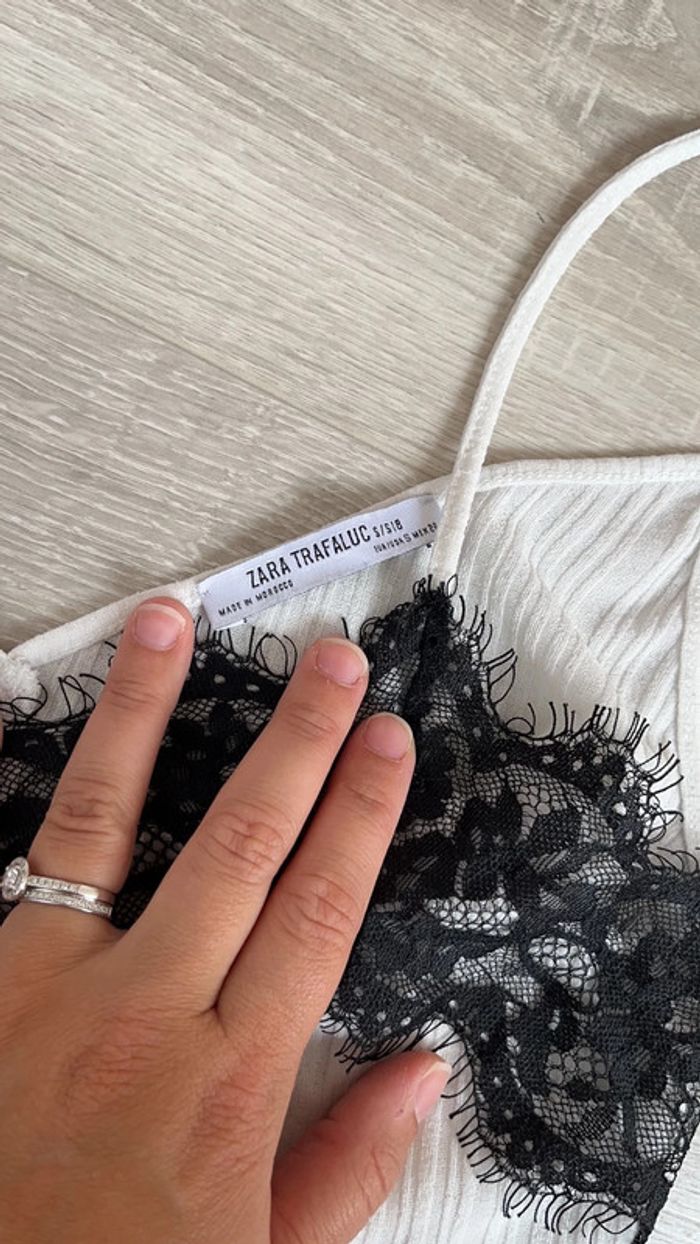 Caraco blanc dentelle noire - photo numéro 2