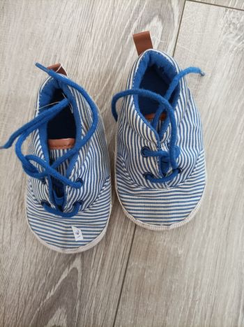 Chaussures bébé rayées