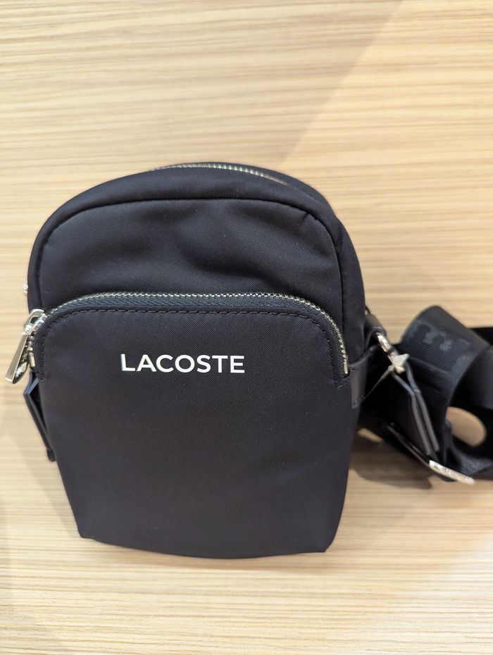 Lacoste Caméra Bag Abimes