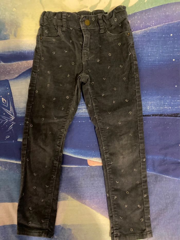 Kiabi : pantalon fille en velours taille 4 ans