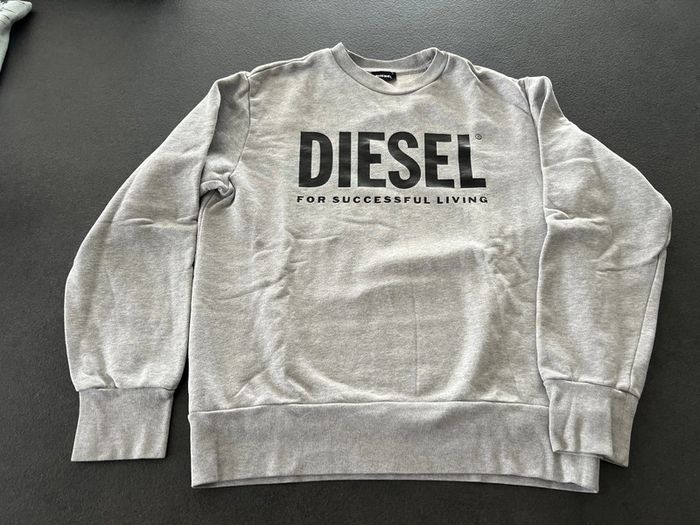 Sweat Diesel taille 16 ans
