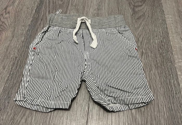 Lot vêtements bébé garçon 6-9 mois - photo numéro 10