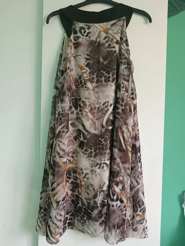 Robe chic imprimé animal et chaînes col avec des strass Taille M - photo numéro 4