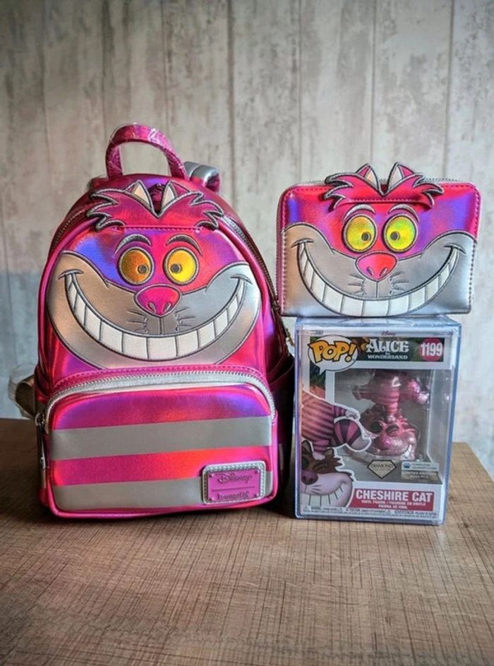Lot Cheshire pop, portefeuille et sac loungefly