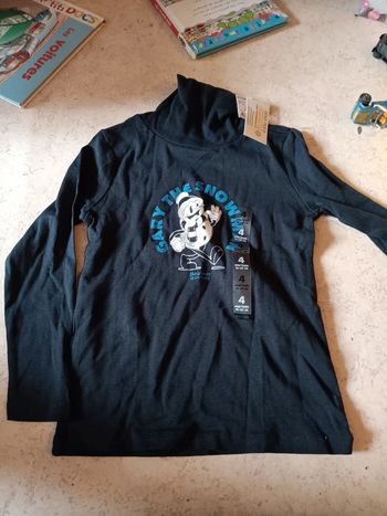 Tee-shirt col roulé 4 ans kiabi neuf pas de vinted go