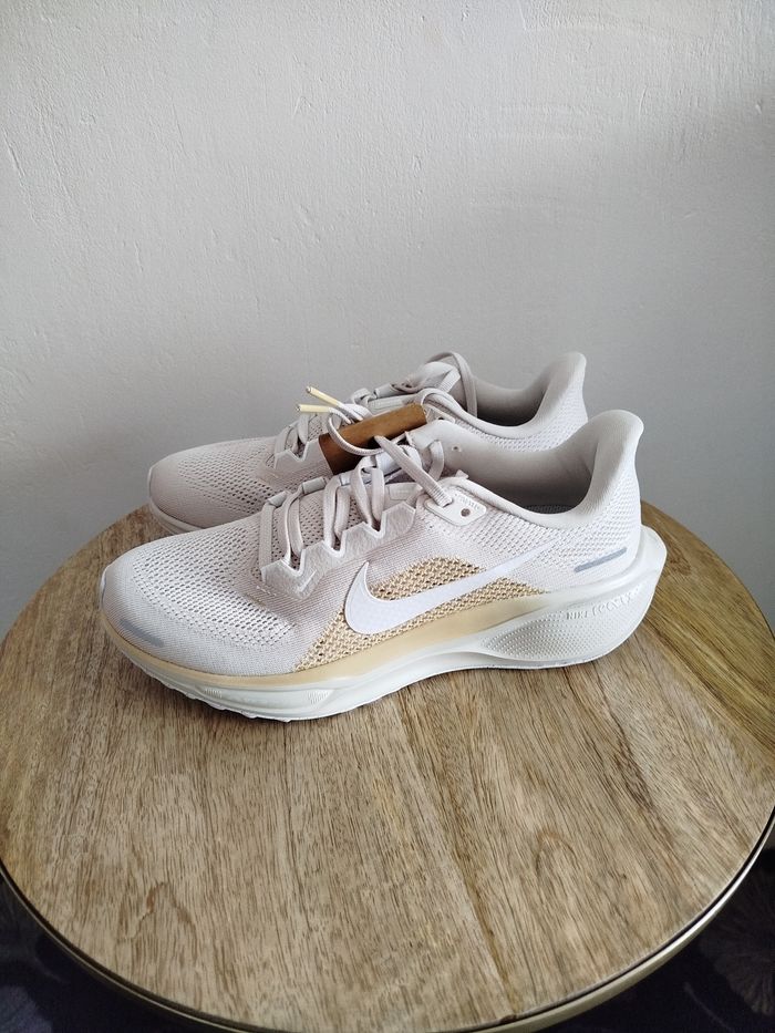 Baskets Nike T 39 - photo numéro 2