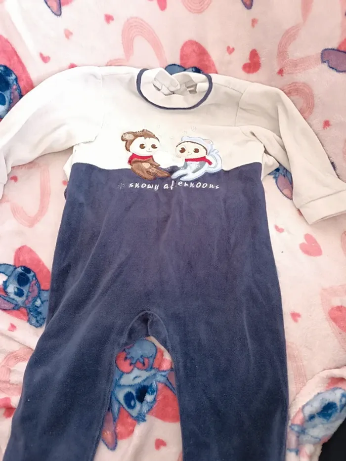 Pyjamas taille 12 mois