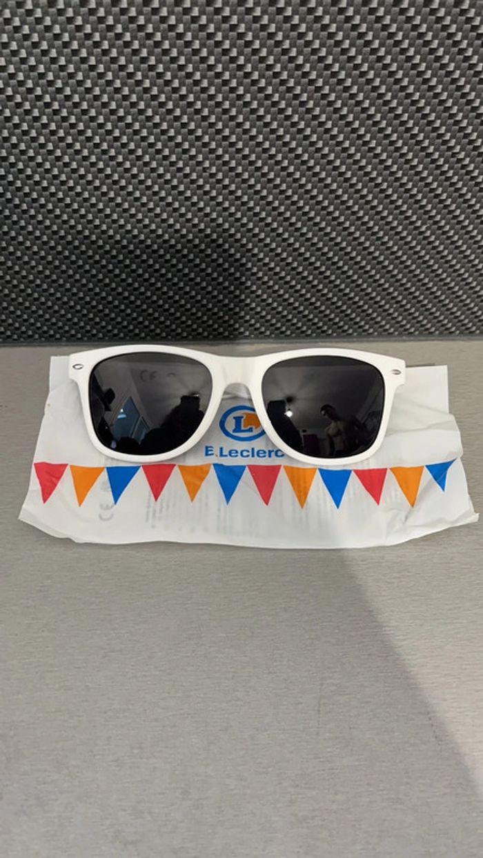 Lunettes de soleil - photo numéro 3