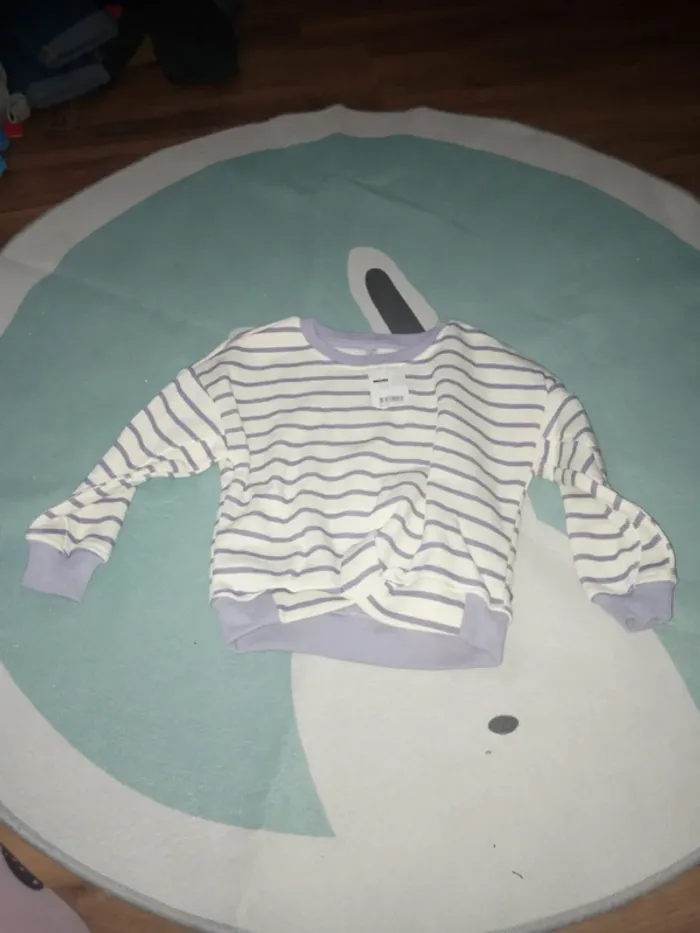 Pull neuf 104 cm