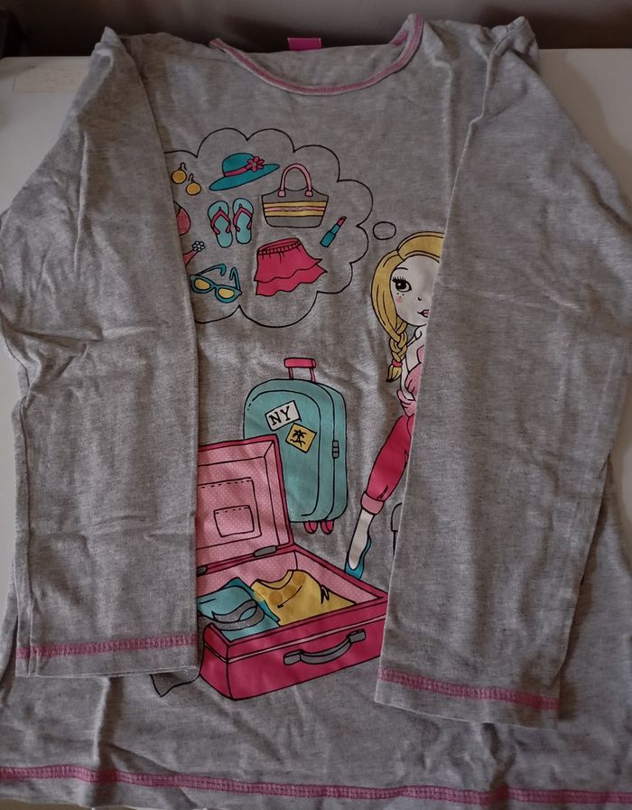 Tee-shirt manches longues. 9/10 ans. 134/140 cm. Coton gris clair chiné. Dessins avec paillettes. État neuf - photo numéro 3