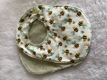 Bavoir aventurine abeille