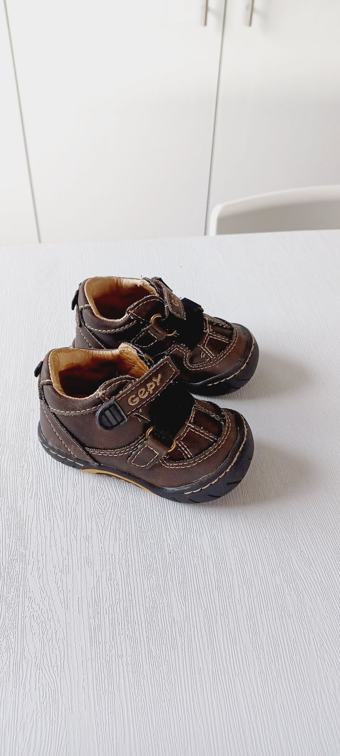 Chaussure taille 19 gepy