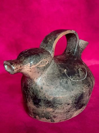 Ancien pichet en grès en forme de caneton