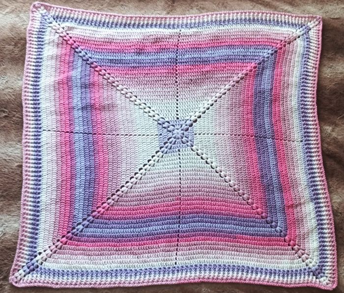 Couverture bébé "JACYNTHE" fait main au crochet - photo numéro 2