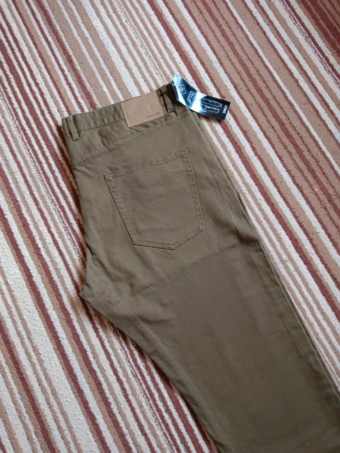 Jean kaki taille 52 - photo numéro 3