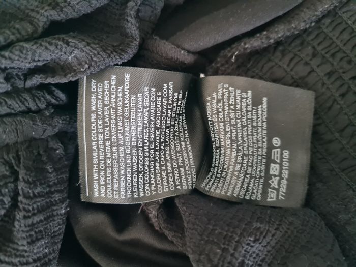 Haut noir - photo numéro 8