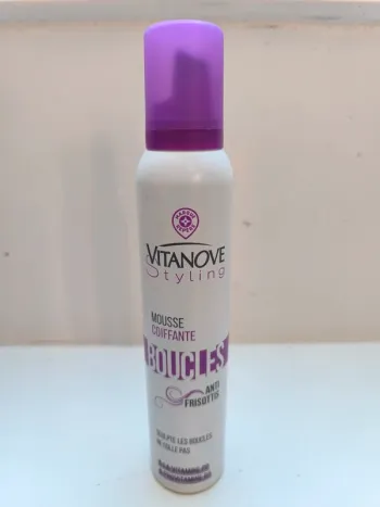 mousse coiffante bouclés