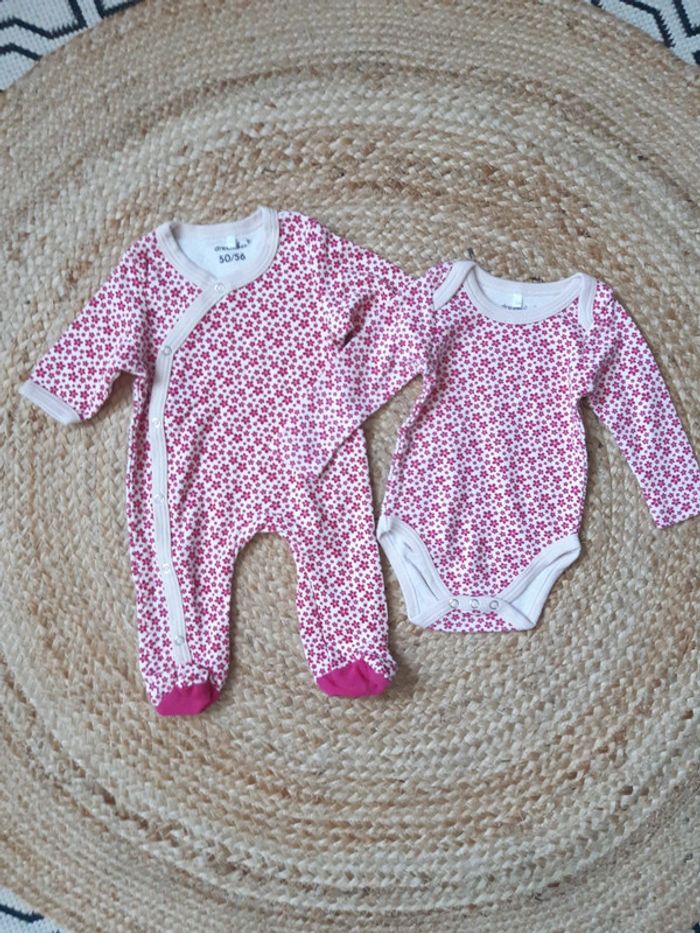Ensemble pyjama et body manches longues fleurs 50/56 cm