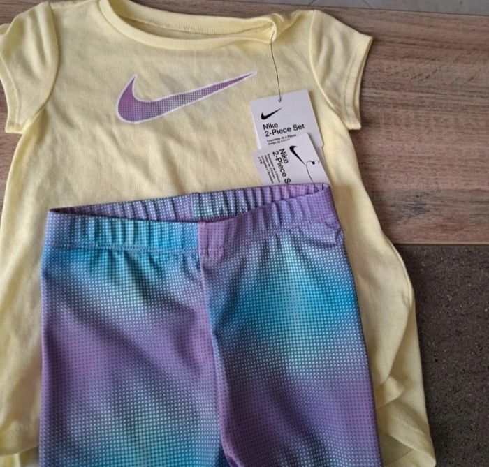 Ensemble legging Nike 24mois - photo numéro 2