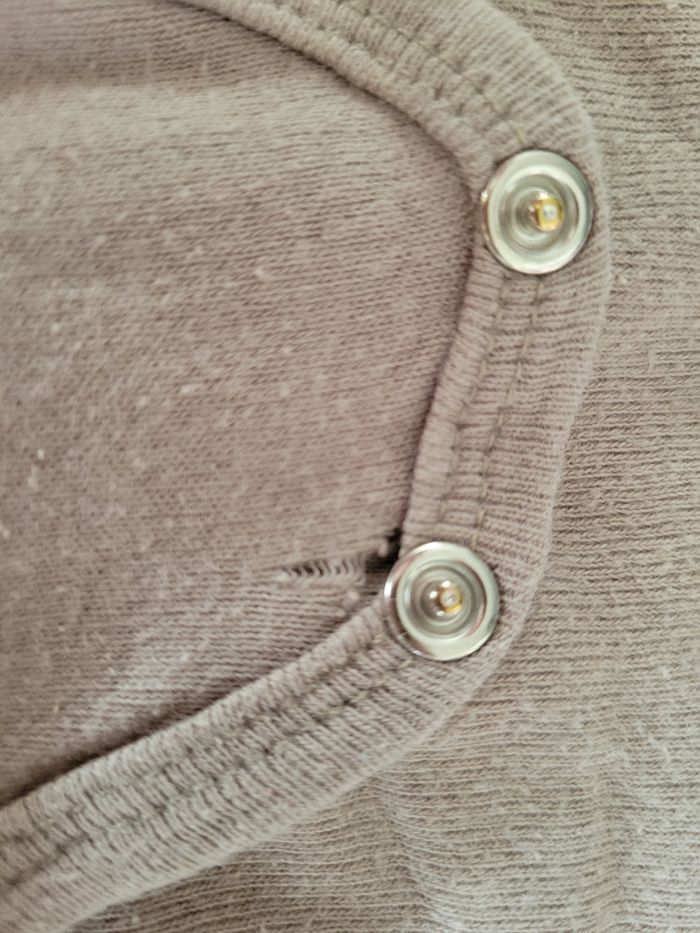 Lot 4 bodys manches courtes 18mois - photo numéro 5