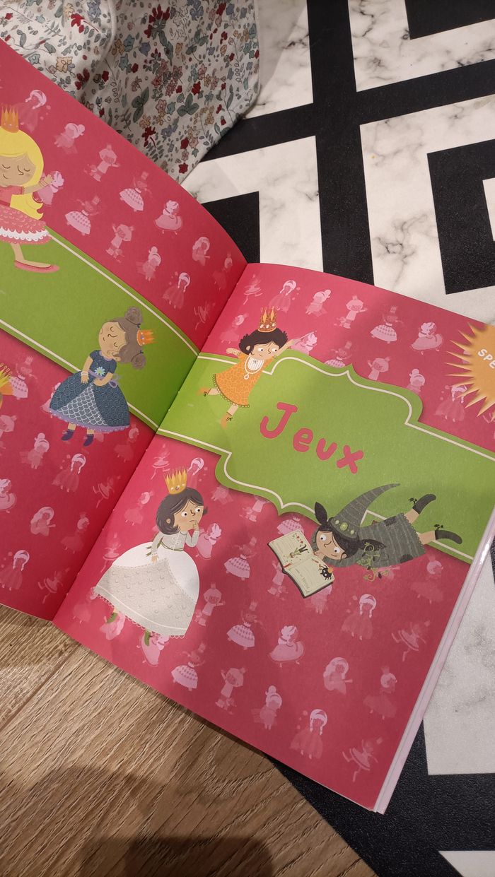 Livre Mon grand catalogue des princesses + stickers - Fleurus - photo numéro 6