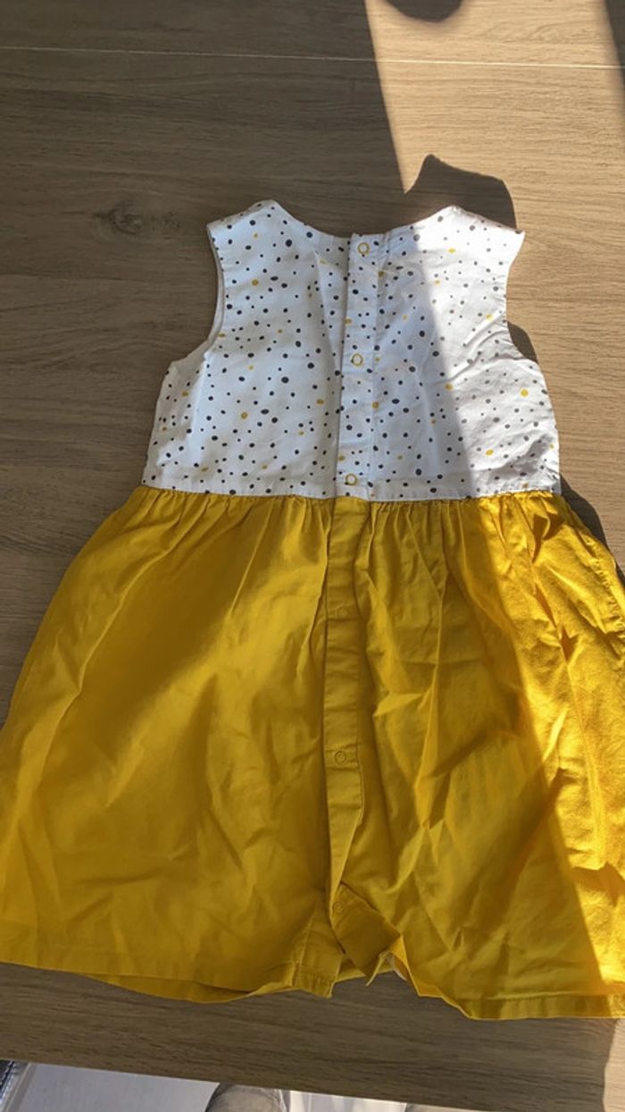 Robe jaune - photo numéro 2