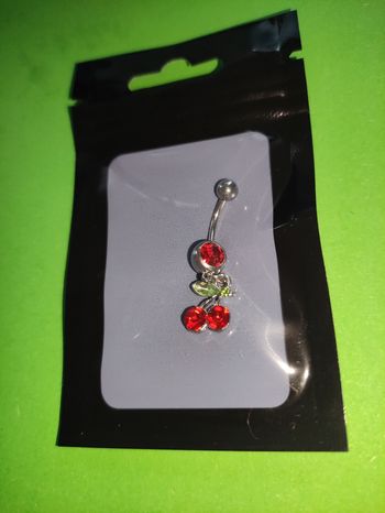 Piercing nombril cerise