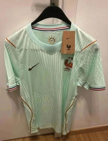 - Maillots équipe de France 2026