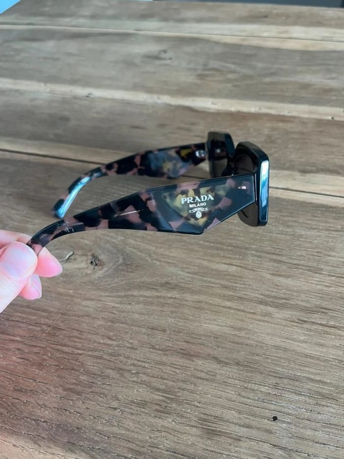 Lunettes de soleil Prada - photo numéro 6