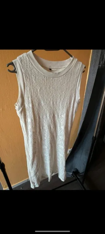 Robe col rond en dentelle beige TM