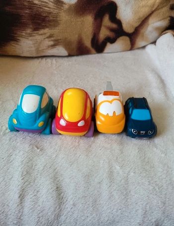 Lot de petites voitures