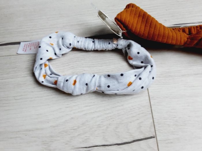 Vêtement bébé fille lot 2 bandeaux taille unique gris et moutarde Obaïbi Neufs - photo numéro 3