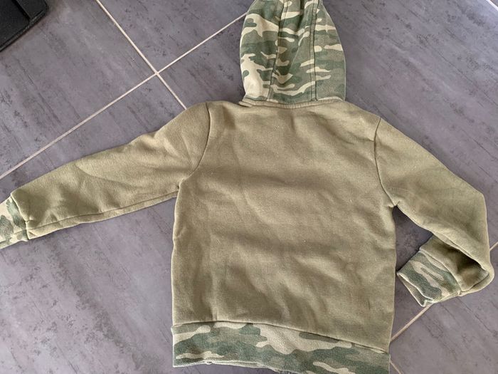 Sweat a capuche - photo numéro 2