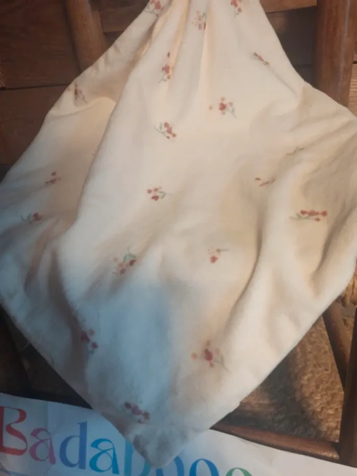 Doudou lapin écru fleurs Primark tbe - photo numéro 2