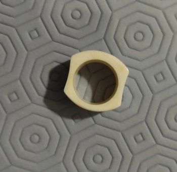 Bague carré crème fantaisie non ajustable