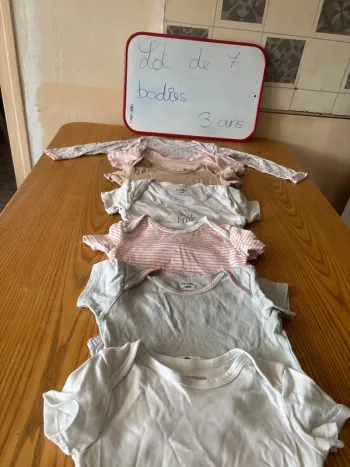 Lots de 7 bodies 3 ans fille kiabi