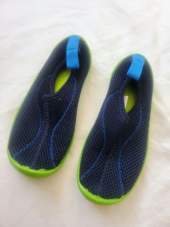 P 28 29 chaussure eau mer plage Tribord