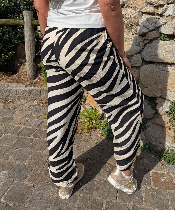 Pantalon fluide Zèbre noir/écru
Taille M - photo numéro 5