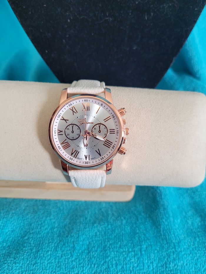 Montre quartz - photo numéro 2