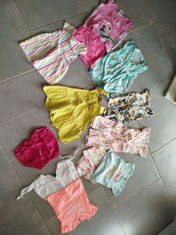 Gros lot de vêtements pour bébé fille
