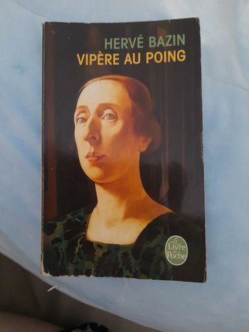 Vipère au poing