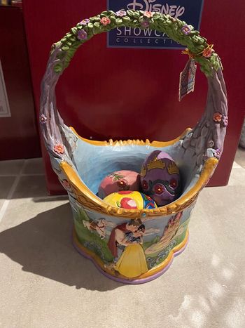 Panier de Pâques oeuf disney traditions figurine blanche neige
