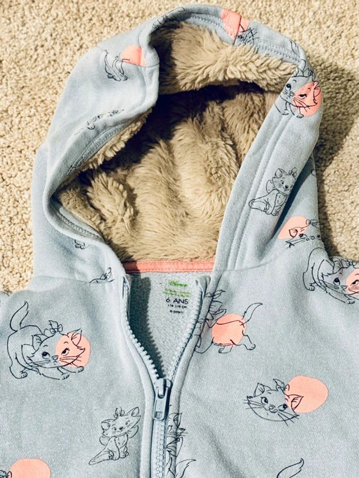 Sweat-shirt à capuche zip Disney 6 ans