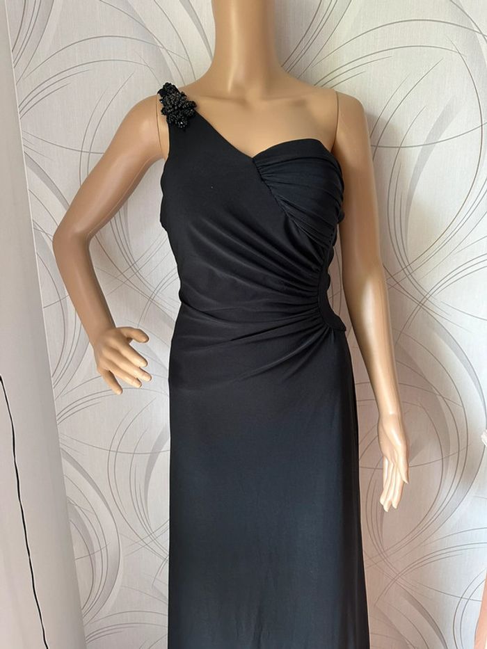 Jolie robe noire - photo numéro 3
